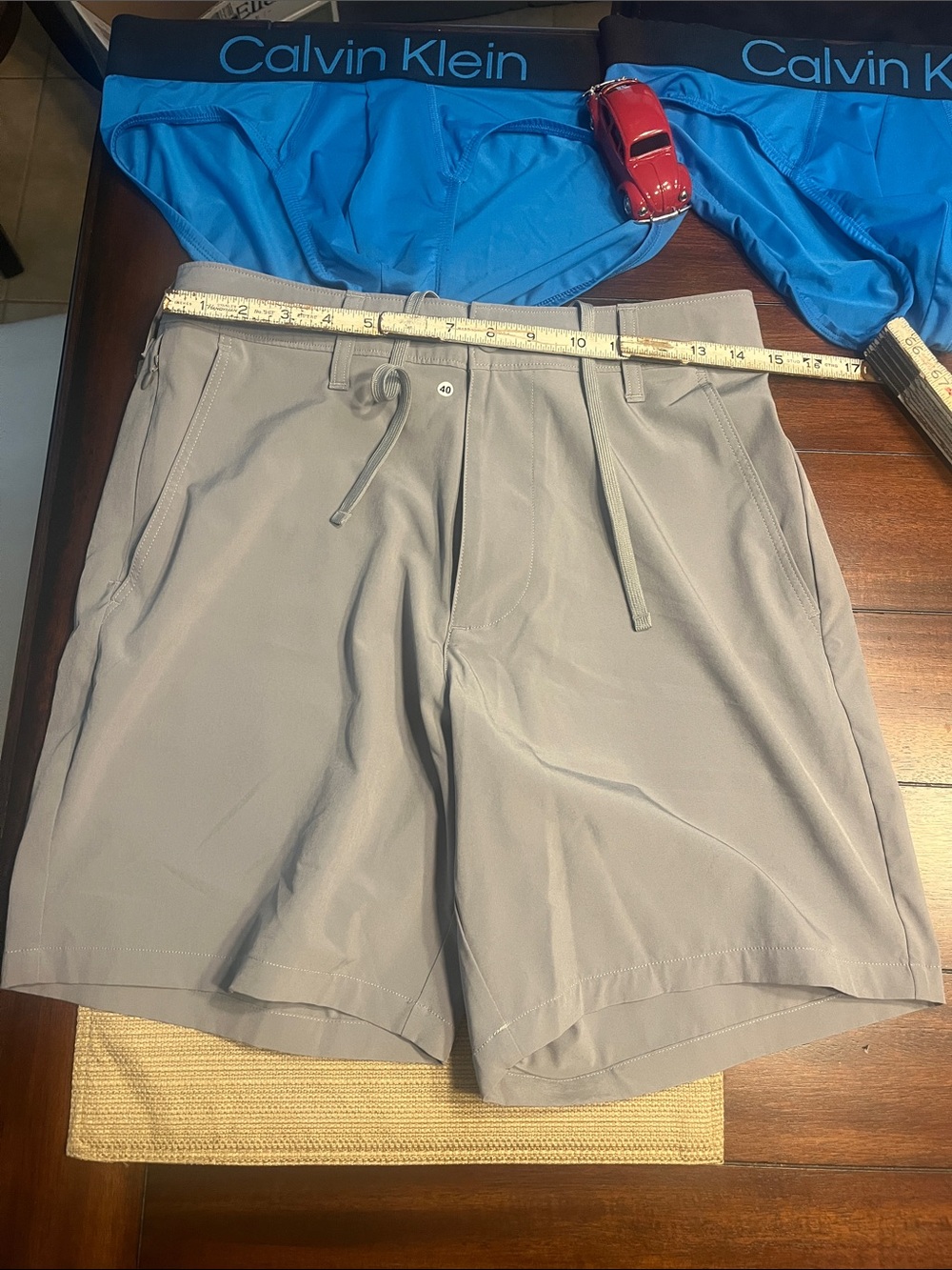 #40. Hollister Men's Light Gray Drawstring Hybrid Shorts new with out tags